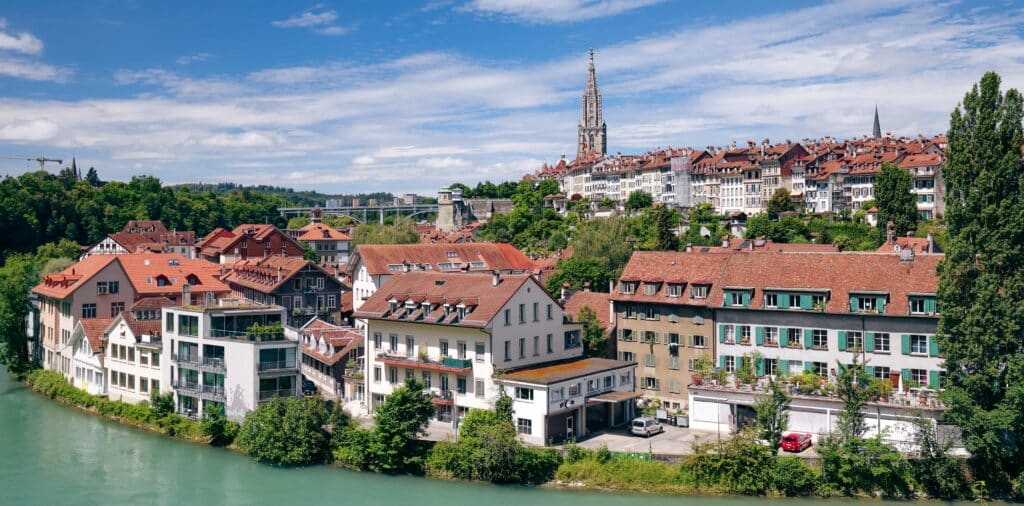 Bern, Švajčiarsko – hlavné mesto s UNESCO centrom